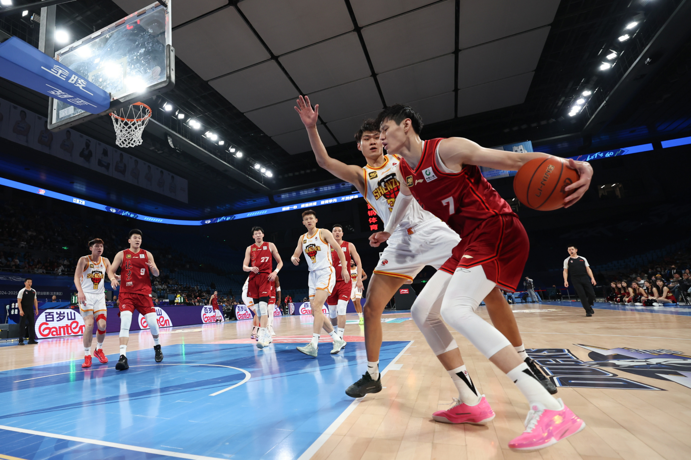 九游会官方登录 -包含北京首钢训练开放日,国际比赛日强势反弹引欢呼,NBA总决赛在即,年轻球员得到机会的词条